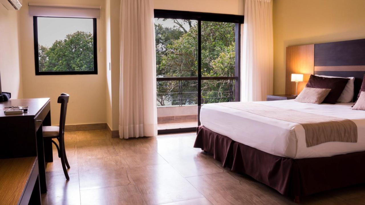 Pirayu Hotel&Resort Puerto Iguazú Exterior foto